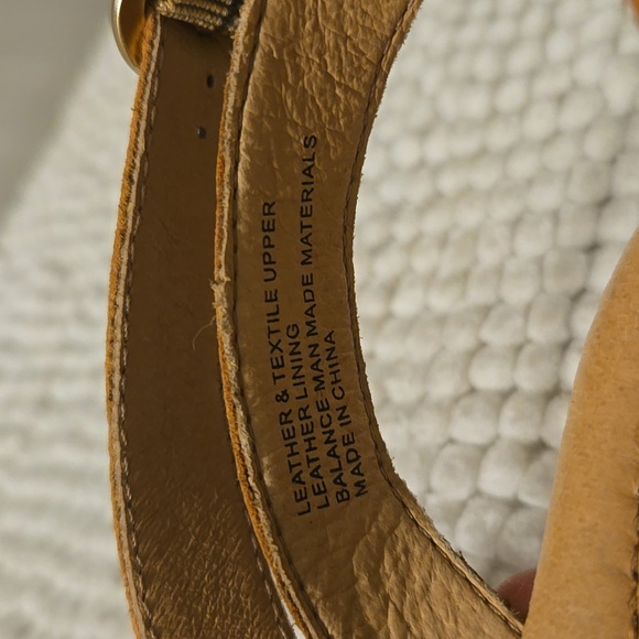 Born Leather Cascade Neutral Strappy Ankle Strap Sandal Boho Minimal Size 9 - Picture 6 of 7